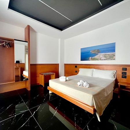 Hotel Tea Deluxe - Praia Прая а Маре Екстериор снимка